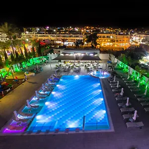 https://nicholas-color.hotelsatayianapa.com