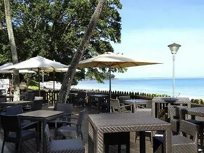Berjaya Beau Vallon Bay Resort & Casino  בו ואלון